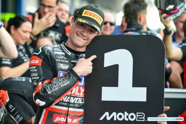 Moto2 Tailandia 2025: Manu González Domina y se Lleva la Victoria - Crónica Completa