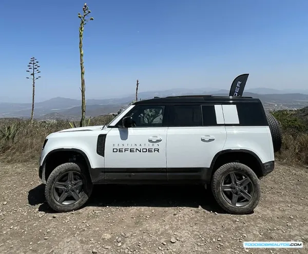 Land Rover Defender: Aventura y Lujo Off-Road en Destination Defender Querétaro